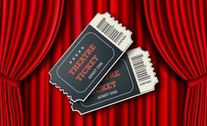 כרטיס זוגי להצגת תיאטרון