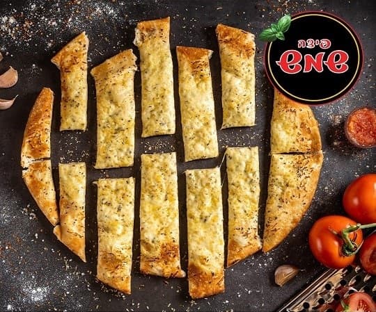 פיצה משפחתית+ לחם שום ובקבוק שתיה בפיצה שמש