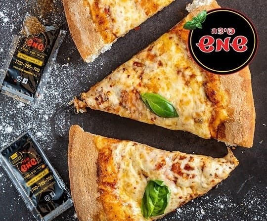 10 פיצות משפחתיות+ 5 לחם שום ו-2 פחיות שתיה בפיצה שמש