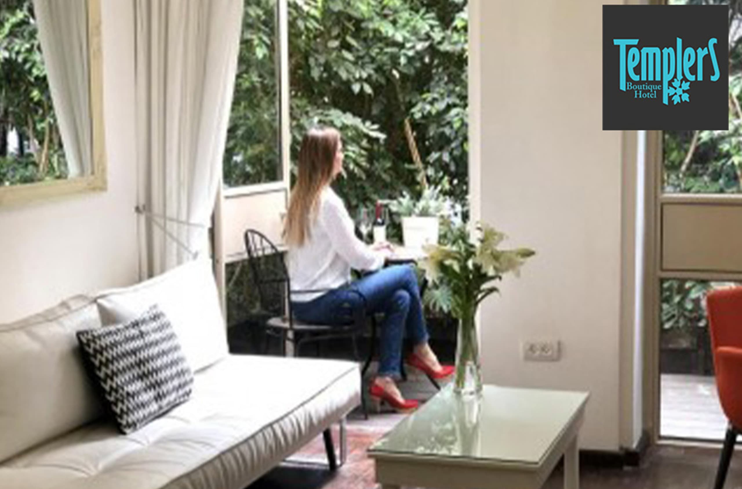 אירוח זוגי בסופ"ש בחדר דלוקס וג'קוזי במלון בוטיק טמפלרס חיפה